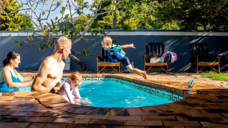 Stanford Hills Accommodation with Swimming Pool in Stanford